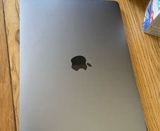 MacBook Air 13 inch Retina 2020 i5 8GB 256GB