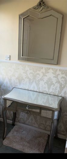 Mirrored Console Table And Mirror