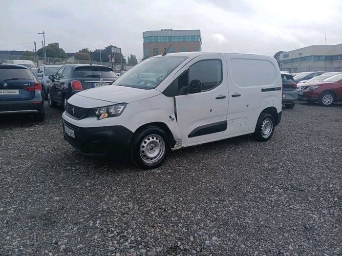 Peugeot patner