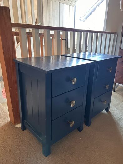 Bedside lockers