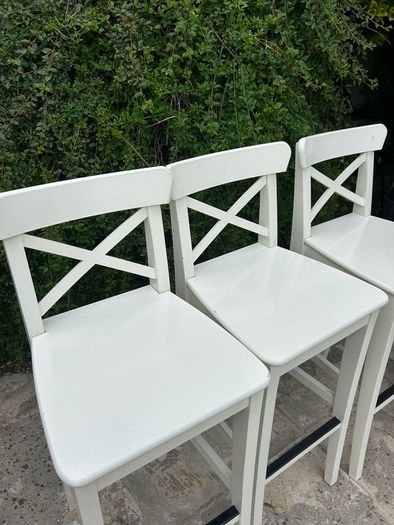 Kitchen island stools