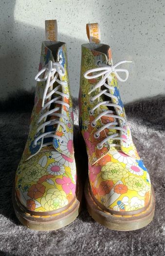 Dr Martens / Docs Size 5, 1460 Pascal Leather Boots in Daisy Floral Butterfly Print