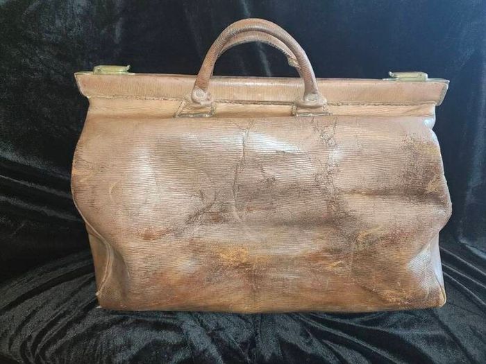 large antique Gladstone bag