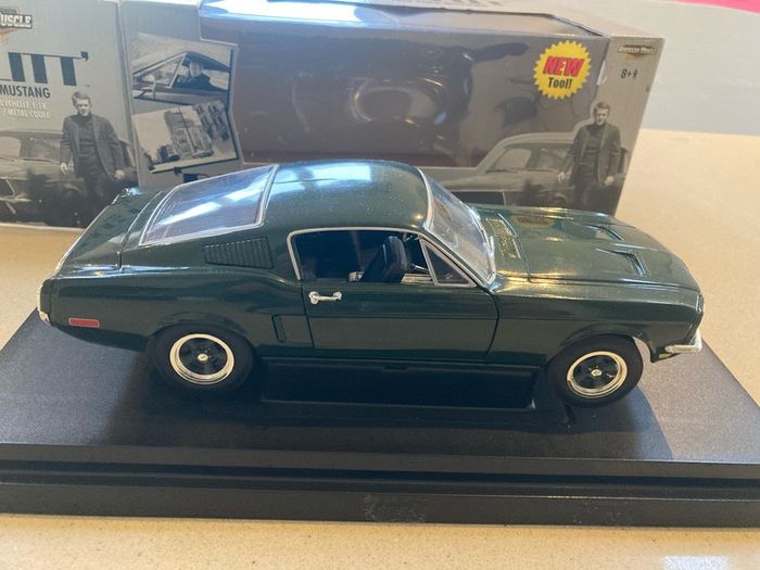 Ford Mustang Steve McQueen Bullitt 1/18 Ertl # 2