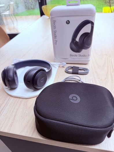 Beats Studio Pro Wireless Headphones Navy Brand New Apple Replacement