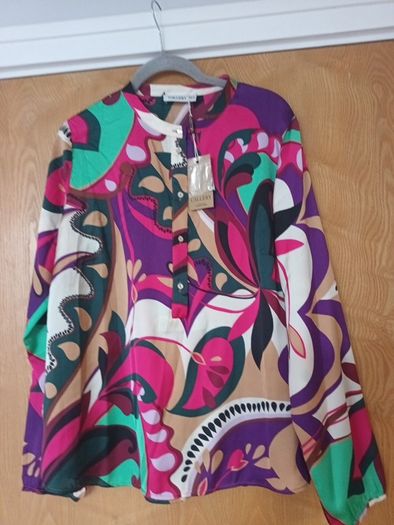 Gallery  Abstract  Colour Long Sleeved  Blouse.  Size.14