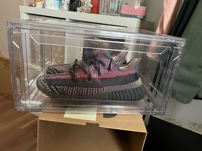 Dust proof shoe box