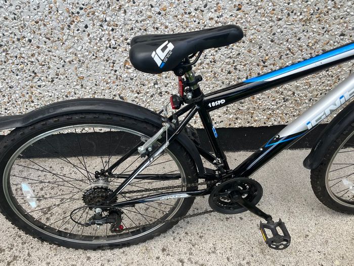 Ignite Attack Mountain Bike 18Speed