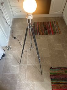 floor lamp