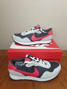 New Nike trainers size 3uk
