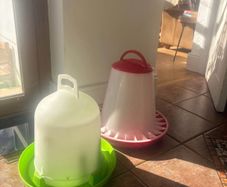 Poultry hen drinker and feeder