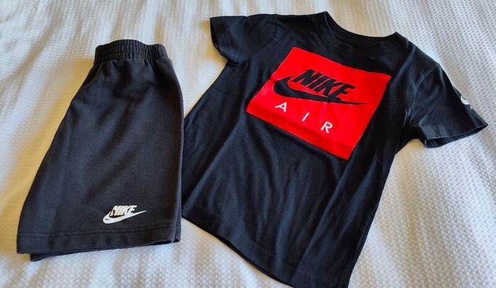 NIKE - Boy's Sets. Age 6-7