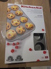 New Kitchen Aid  12 cups pan