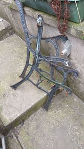 bench ends