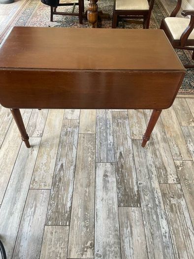 Extendable Drop Leaf Table - perfect for Christmas