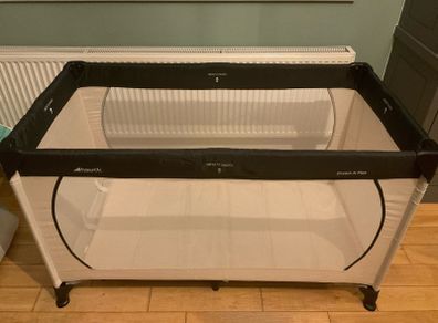 travel cot - excellent condition