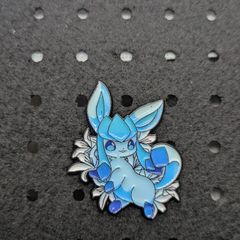 Glaceon enamel pin