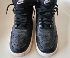 Nike Court Vision size 5