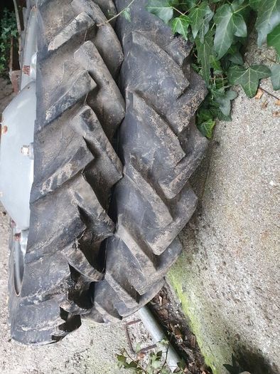 Rowcrop wheels, Ivor Williams trailer, idlers