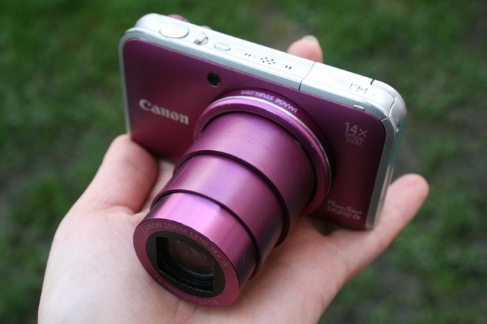 Canon Power Shot SX210 IS 14.1MP Digital Camera