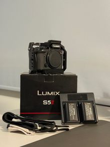 LUMIX s5ii, Cage and Batteries - Professional Hybrid Body