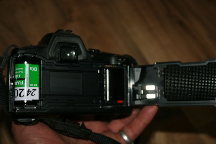 Minolta Dynax 500si Super 35mm SLR Camera + 28-80mm AF Lens (parts/repair)