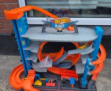 Hot Wheels Garage