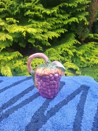 Purple grappe pitcher postage possible