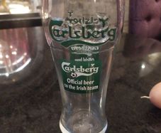 rare 2002 carlsberg Ireland glass