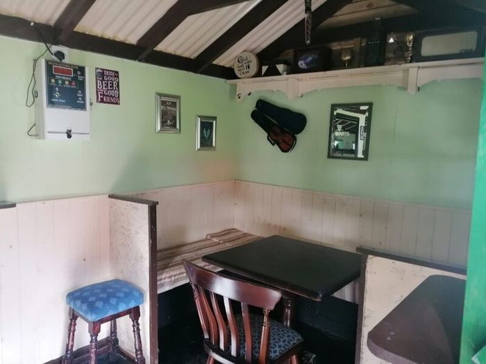 Mobile pub