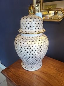 Cookie jar