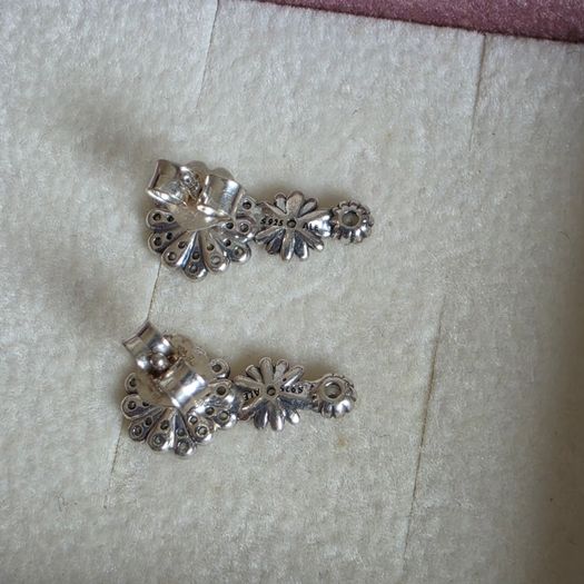 Pandora sparkly Daisy Flower stud earrings very good condition hallmarked