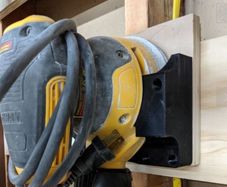 Wall mount for a Dewalt DWE6423 sander