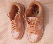 Girls Nike Trainers Size 35 Eu/uk 2.5
