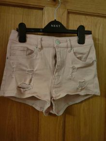 pink shorts