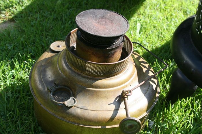 Vintage Valor 525r Paraffin Heater Bargeware Design (in working order)