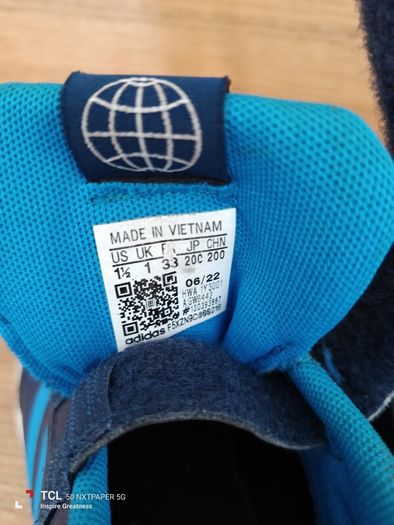 boy's Adidas shoes. UK1/EUR 33