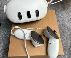 Meta Quest 3 VR Headset with Controllers