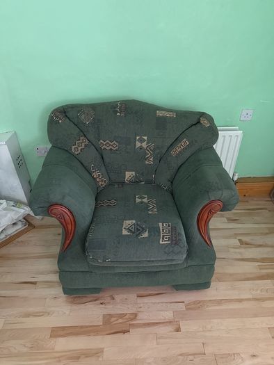 3 seater sofa and 2 armchairs