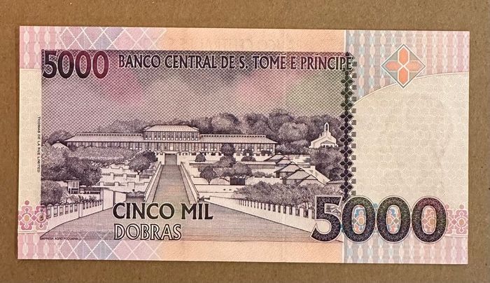 Sao Tome E Principe 5000 Dobras 2013 Banknote