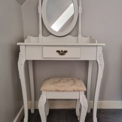 Dressing Vanity Table with stool