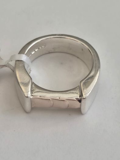 Brand New Hallmarked Silver & 9ct Gold Ring
