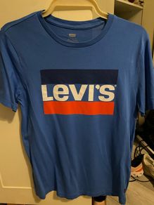Levis tshirt