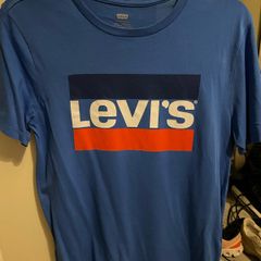 Levis tshirt