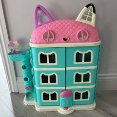 Gabby's Dollhouse & Figures