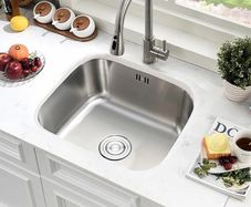 Undermount Single Bowl, 46/46cm Large Kitchen Sink Workstation, T304 Stainless Steel Kitchen Sink with Drain Assembly and Removable Strainer for Easy Cleaning Brushed
