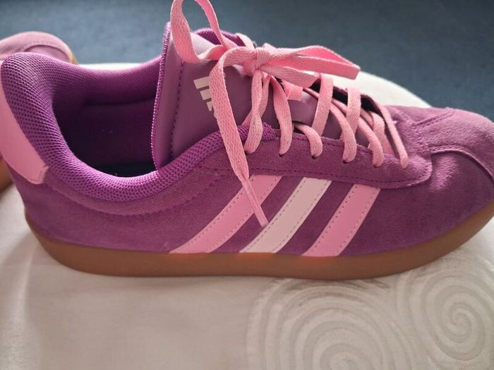Adidas Runners Size 6 Pink