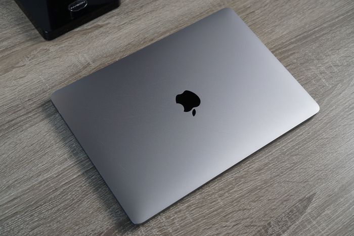 MacbBook Pro 13" 2020 | 10th Gen i5 2.0GHz | 16GB | 512GB