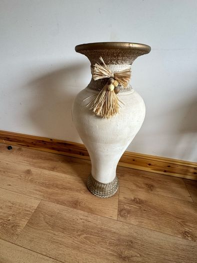 Tall vase / Display