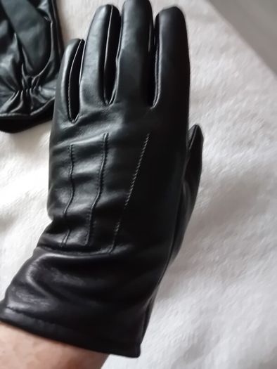 Totes Isotoner Black Leather Gloves - Smartouch - Small fit - New Without Tags RRP 25